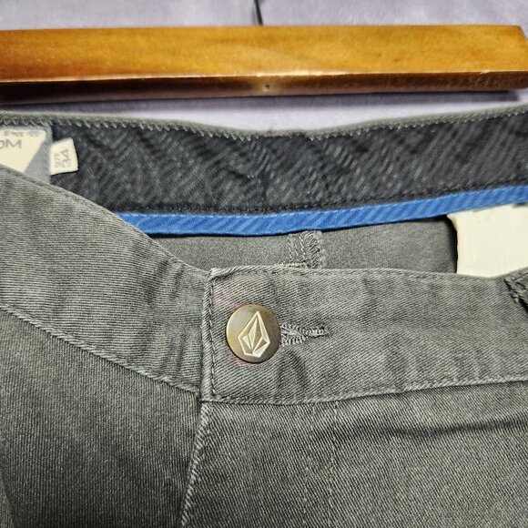 Volcom Shorts Mens 34 Corp Class Stretch Chino Modern Fit Casual 18.25" Waist - Picture 14 of 16
